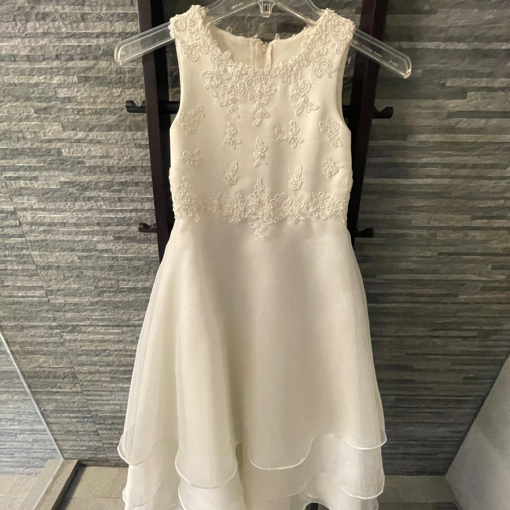 Beautiful First Communion / Flower Girl Dress